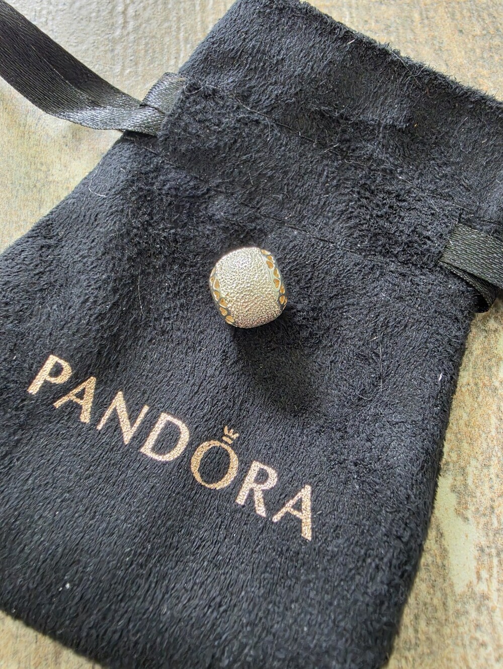 Glittering Hearts Of PANDORA Charm